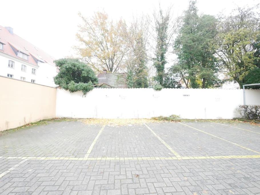 75 M2, Zentral, Gemuetlich, Eigener Parkplatz Apartment *